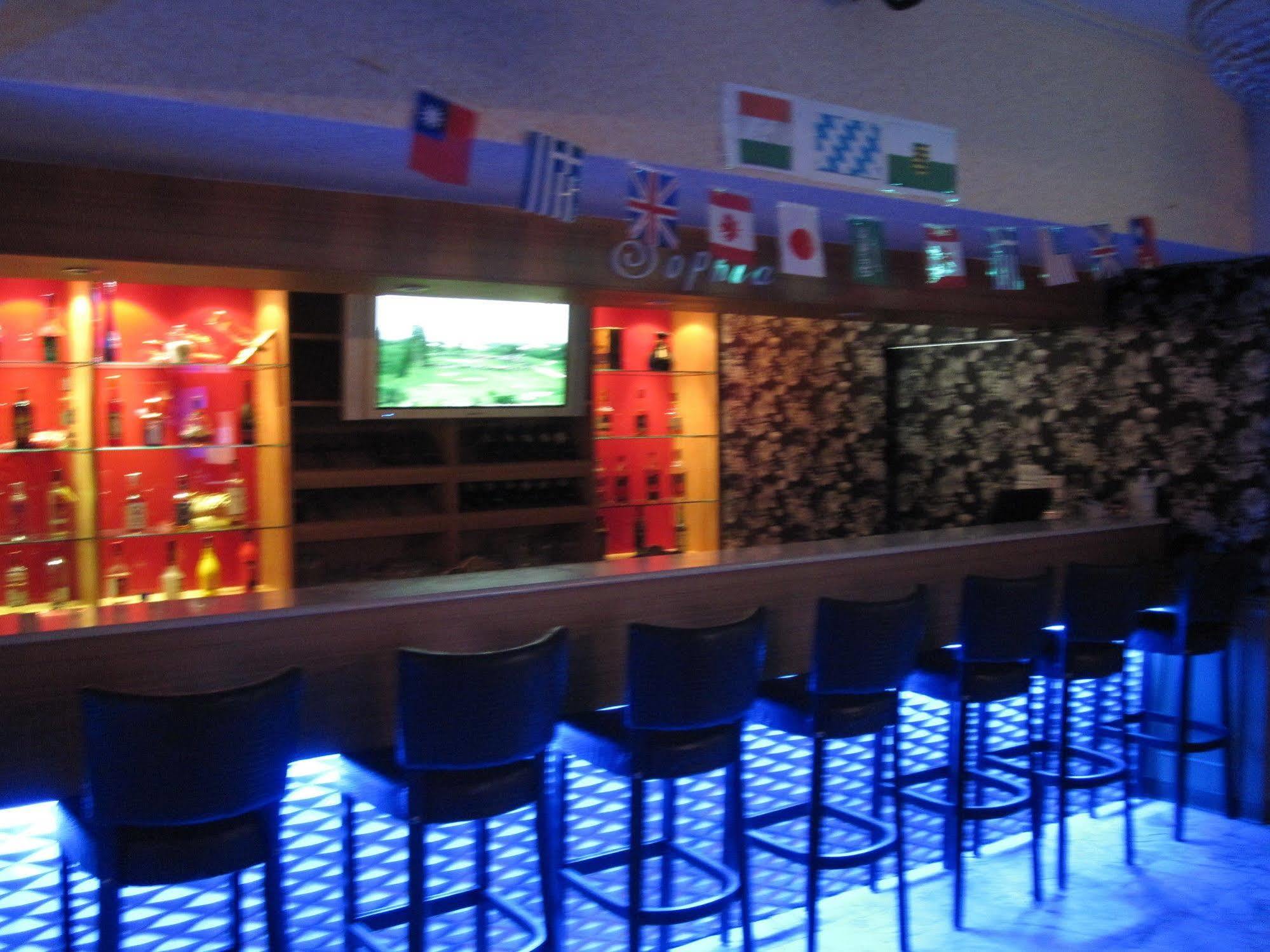 Hunt Champion Hotel Taichung Esterno foto