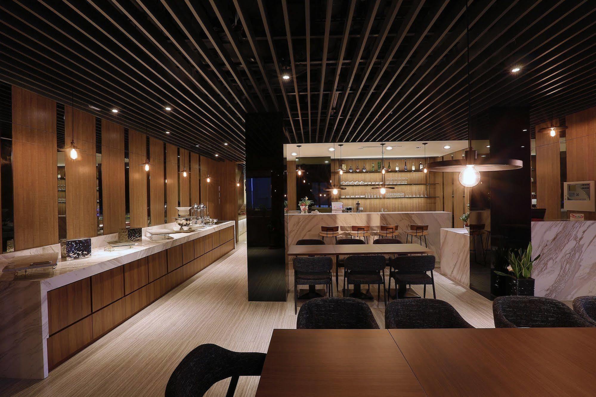 Hunt Champion Hotel Taichung Esterno foto